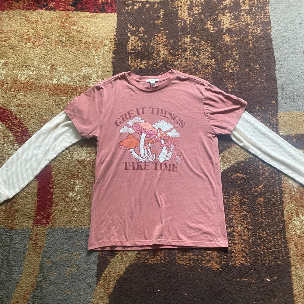 Super cute orange and tan graphic tee with mushroom print